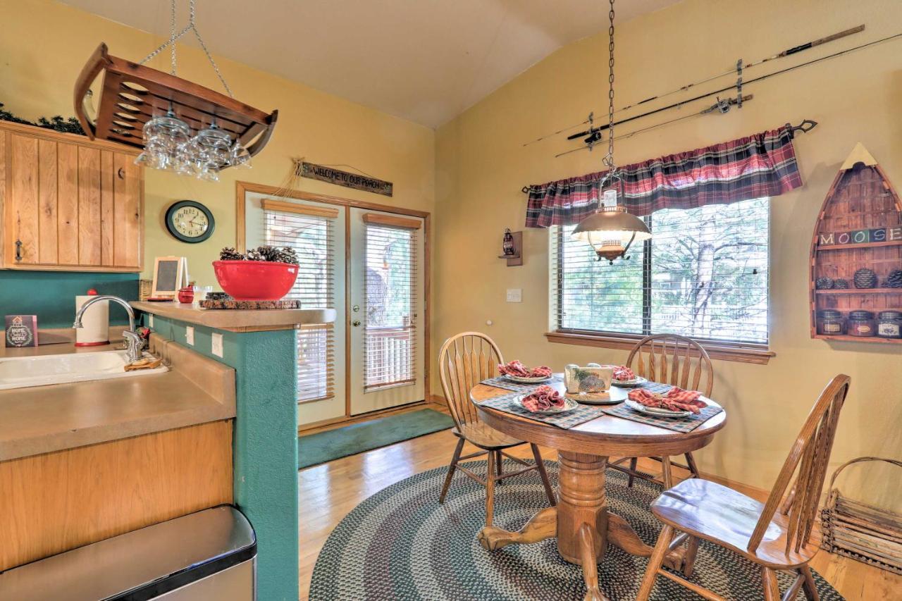 Rustic Cabin With Deck About 4 Mi To Old Town Flagstaff! Esterno foto